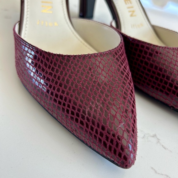 Anne Klein KNELL wine ankle strap pump - Picture 7 of 7